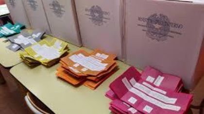 REFERENDUM 08 E 09 GIUGNO. AFFLUENZE E RISULTATI REFERENDUM 08 E 09 GIUGNO. AFFLUENZE E RISULTATI
